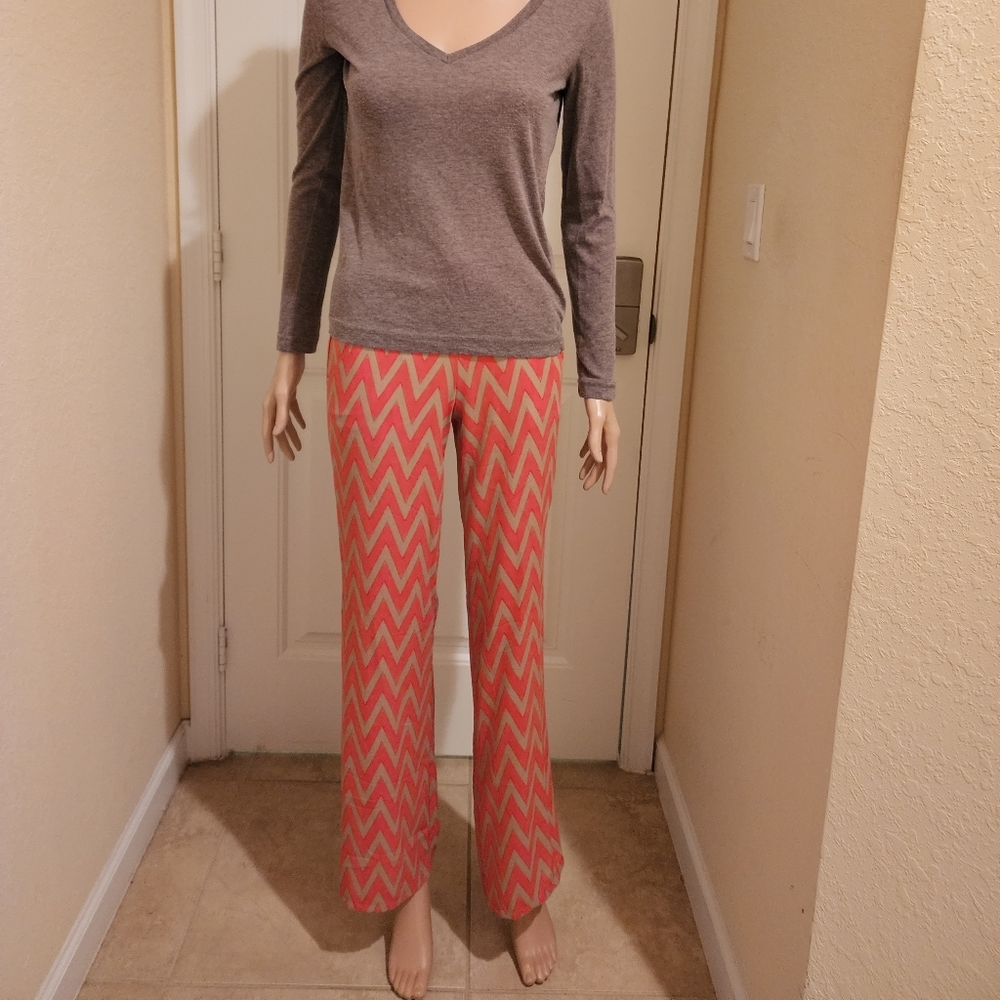 Beige & reddish pink chevron pattern pants